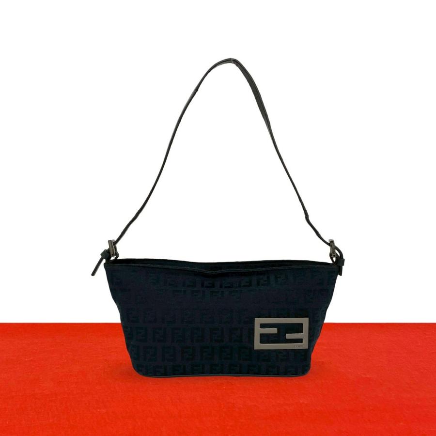 美品 FENDI サコッシュ ズッキーノ柄 クロスボディ 斜め掛け可能