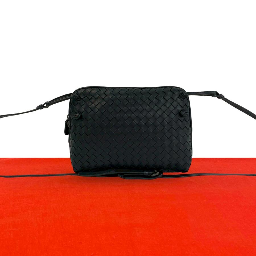【極美品✨】 ボッテガヴェネタ ショルダーバッグ サコッシュ イントレチャート 極 美品 BOTTEGA VENETA ボッテガヴェネタ イントレチャート レザー 本