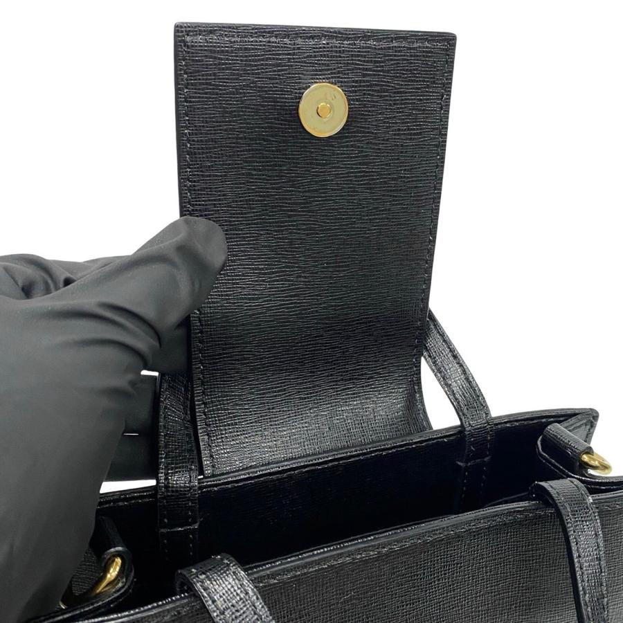 極 美品 VERSACE ヴェルサーチ ヴィルトゥス レターV ロゴ 金具 レザー