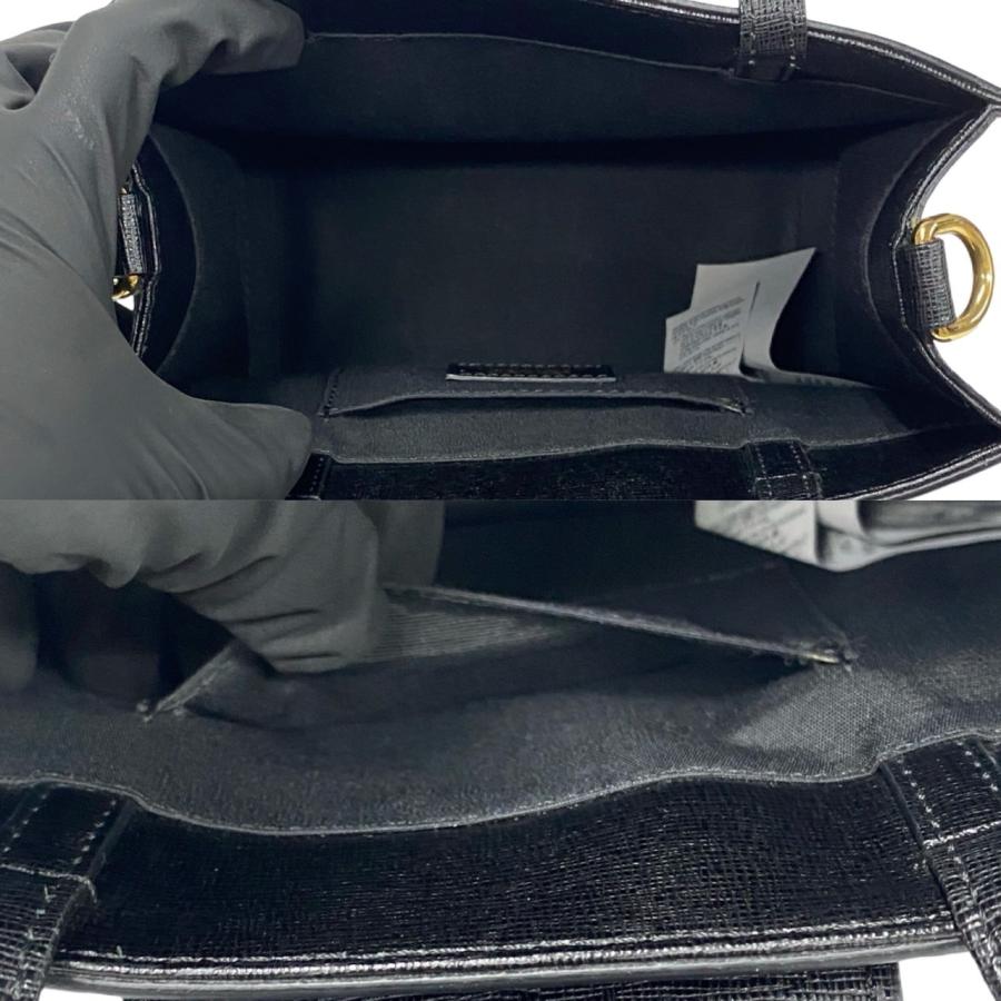 極 美品 VERSACE ヴェルサーチ ヴィルトゥス レターV ロゴ 金具 レザー
