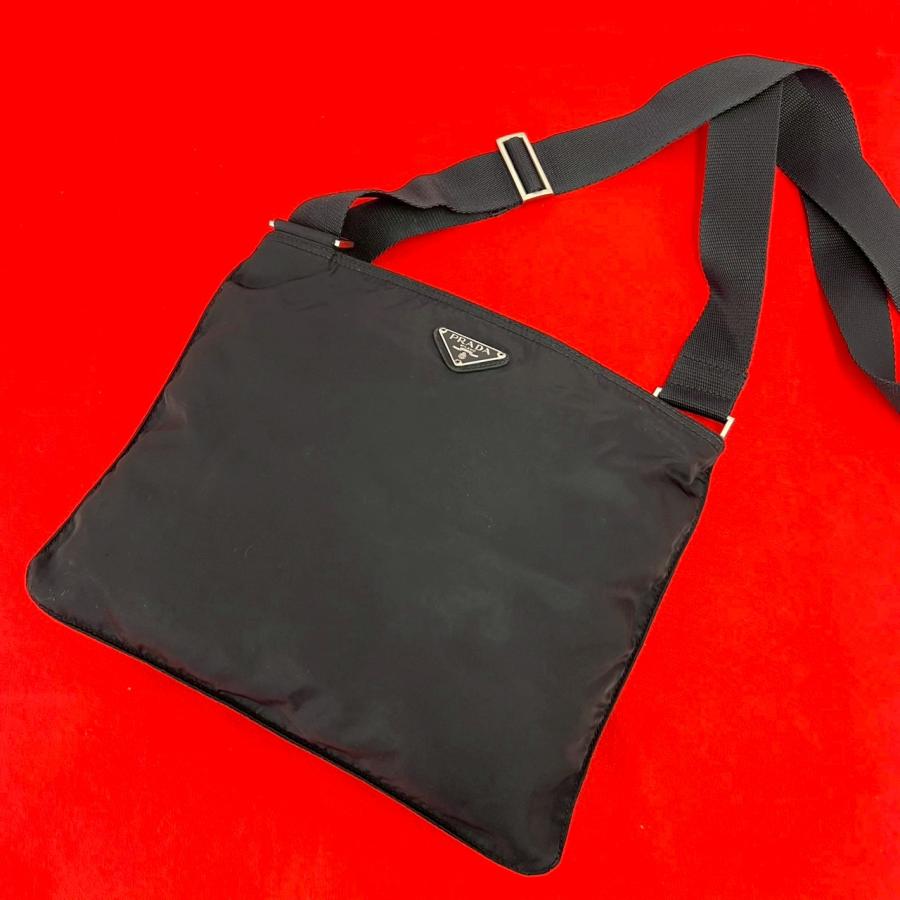 PRADA（プラダ） 極 美品 三角 トライアングル ロゴ テスート ナイロン