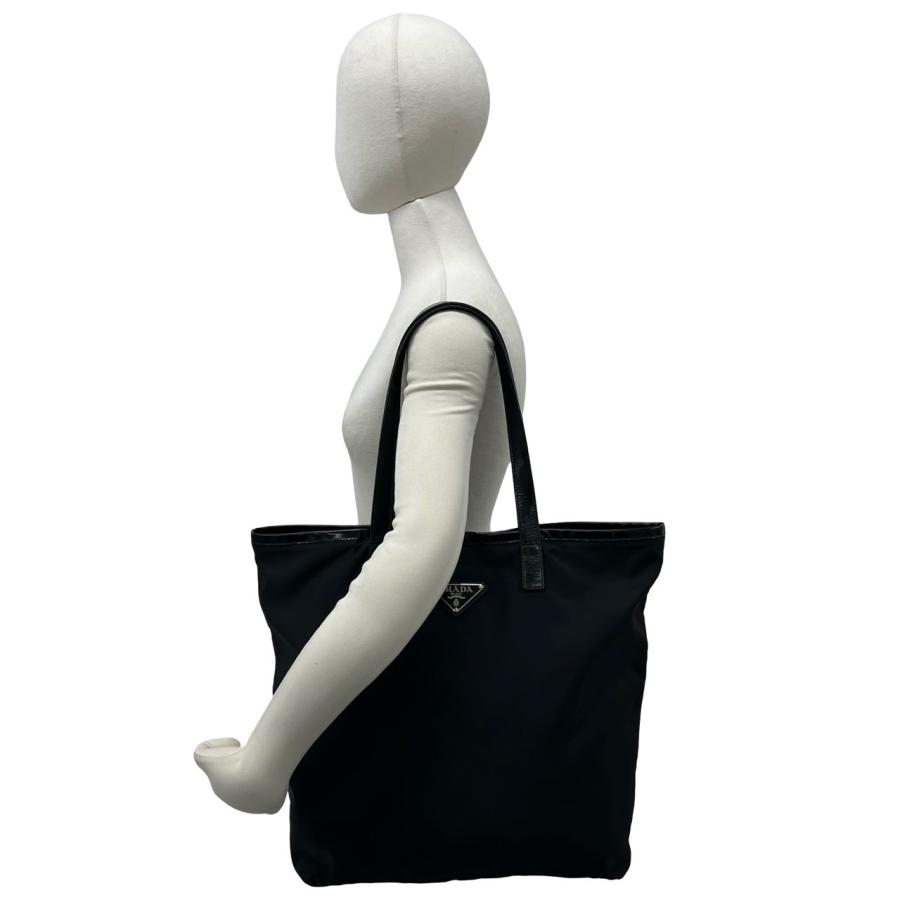 PRADA（プラダ） 極 美品 三角ロゴ プレート 金具 ナイロン レザー 本