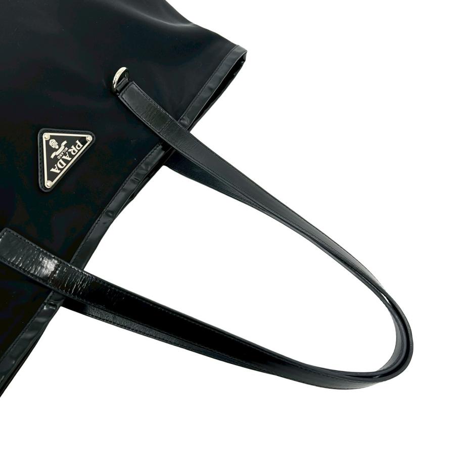 PRADA（プラダ） 極 美品 三角ロゴ プレート 金具 ナイロン レザー 本
