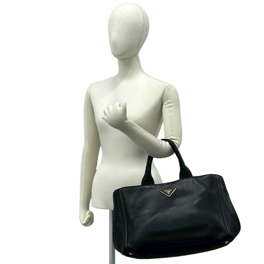 PRADA（プラダ） 極 美品 カナパ 三角ロゴ プレート 金具 レザー 本革