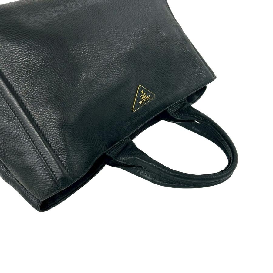 PRADA（プラダ） 極 美品 カナパ 三角ロゴ プレート 金具 レザー 本革