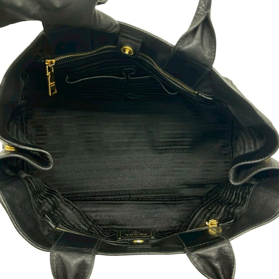PRADA（プラダ） 極 美品 カナパ 三角ロゴ プレート 金具 レザー 本革