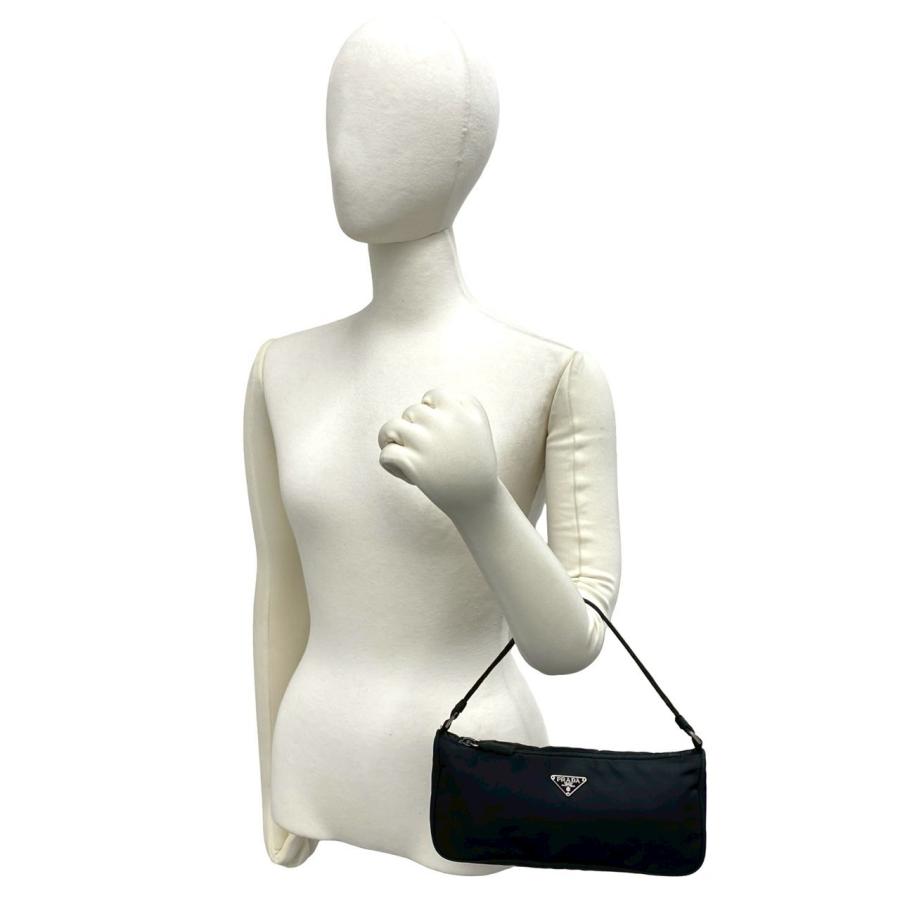 PRADA（プラダ） 極 美品 三角ロゴ プレート 金具 テスート ナイロン