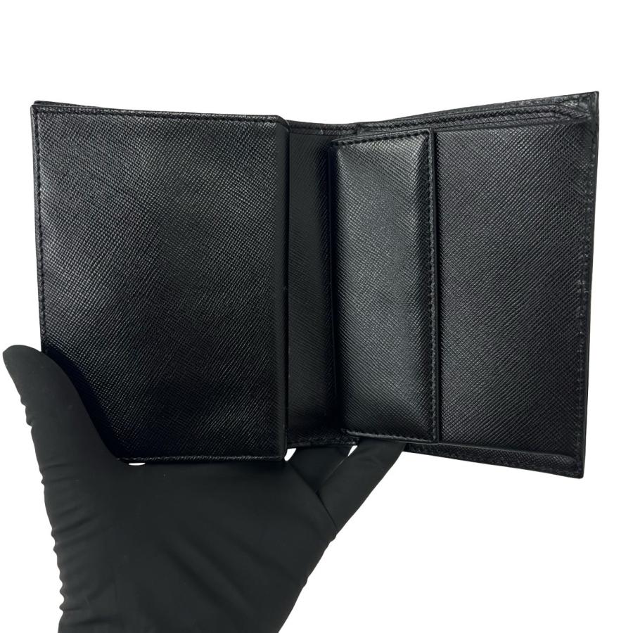 PRADA（プラダ） 極 美品 三角ロゴ プレート 金具 ナイロン