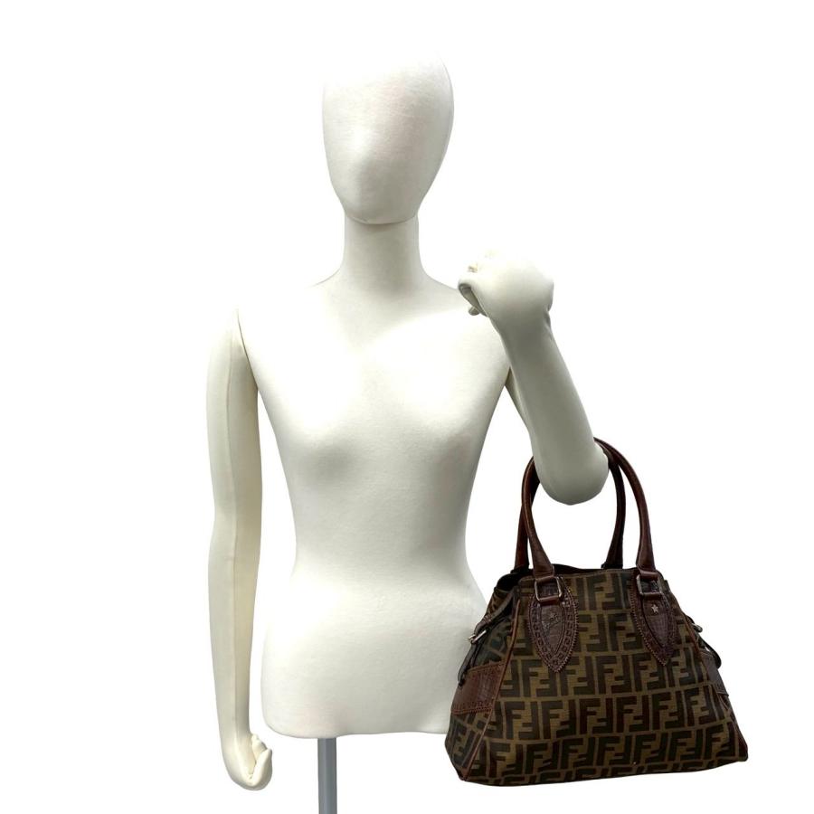 FENDI（フェンディ） 極 美品 袋付き ズッカ FF 柄 ロゴ 金具