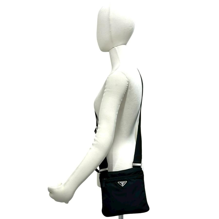 PRADA（プラダ） 極 美品 三角ロゴ プレート 金具 テスート ナイロン