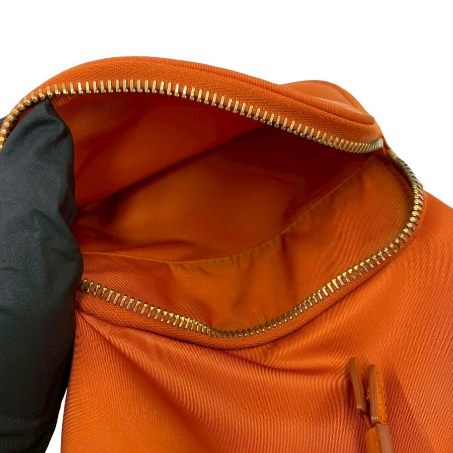 PRADA（プラダ） 極 美品 三角ロゴ 金具 ナイロン サフィアーノ レザー