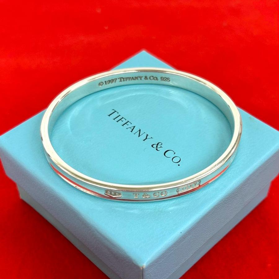 TIFFANY&Co.（ティファニー） 極 美品 ロゴ 刻印 ナロー バングル 