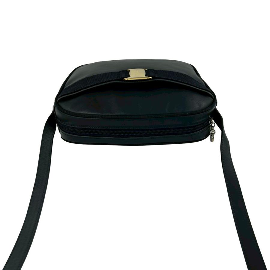 未使用保存袋付きフェラガモSalvatore Ferragamo ブラックリボン 極 美品 袋付き Salvatore Ferragamo サルヴァトーレフェラガモ