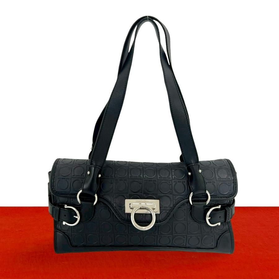 【美品】salvatore Ferragamoショルダーバッグ ハンドバッグ 極 美品 Salvatore Ferragamo サルヴァトーレフェラガモ ガンチーニ 柄
