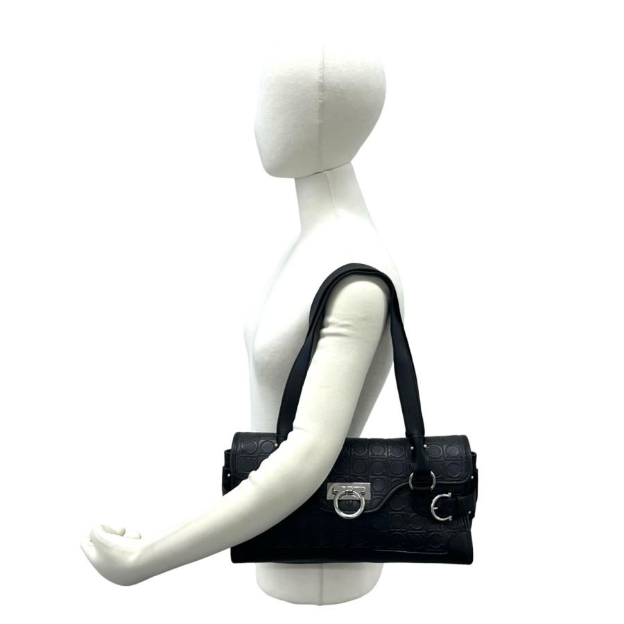 極 美品 Salvatore Ferragamo サルヴァトーレフェラガモ ガンチーニ 柄