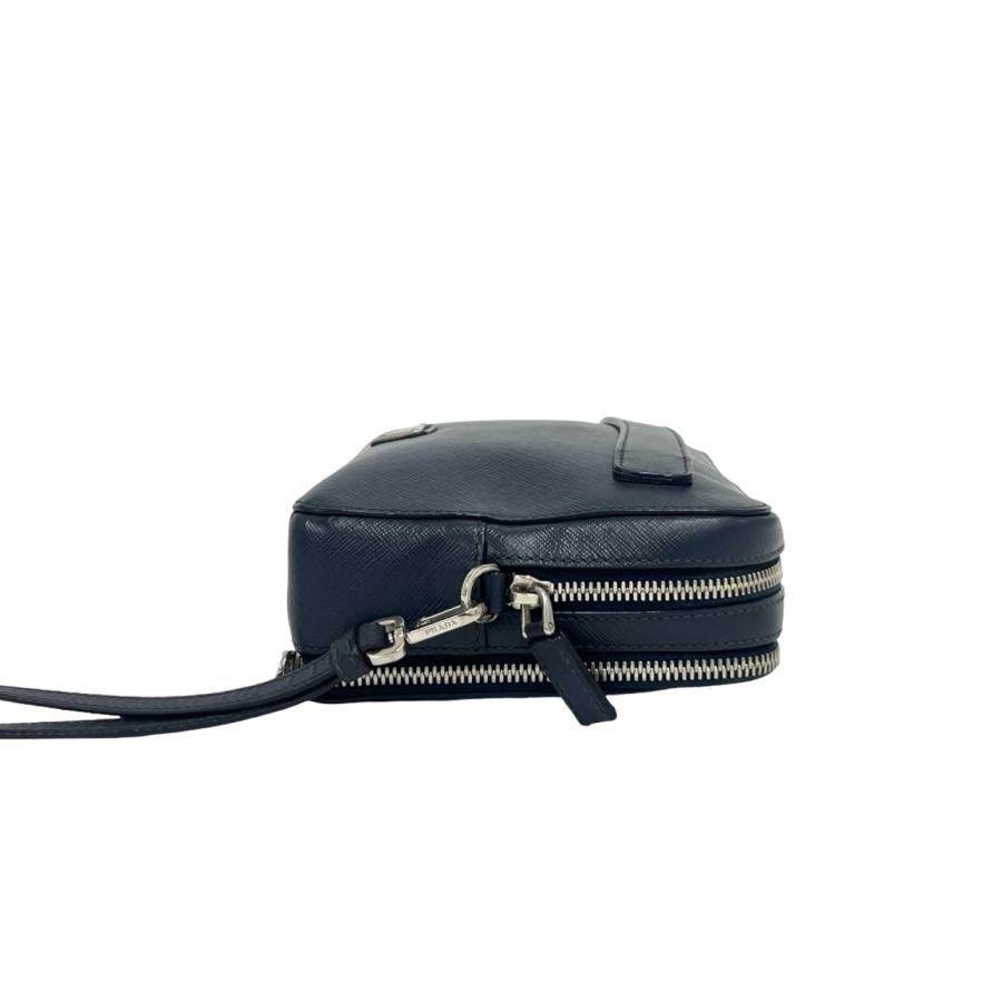 PRADA（プラダ） 極 美品 三角ロゴ 金具 サフィアーノ レザー 本革 