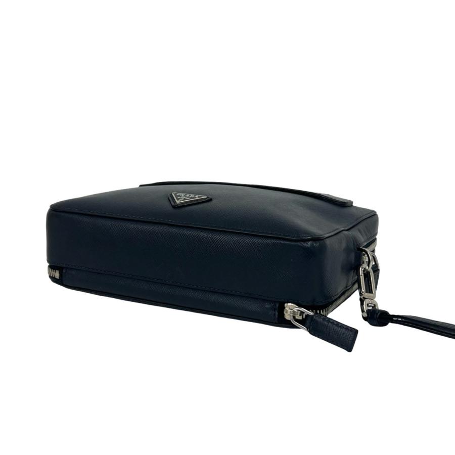 極美品 PRADA クラッチバッグ サフィアーノレザー 三角プレート ブラック PRADA（プラダ） 極 美品 三角ロゴ 金具 サフィアーノ レザー 本革