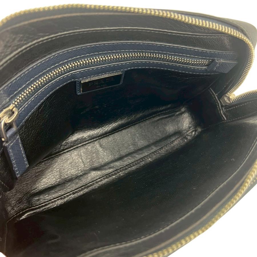 PRADA（プラダ） 極 美品 三角ロゴ 金具 サフィアーノ レザー 本革