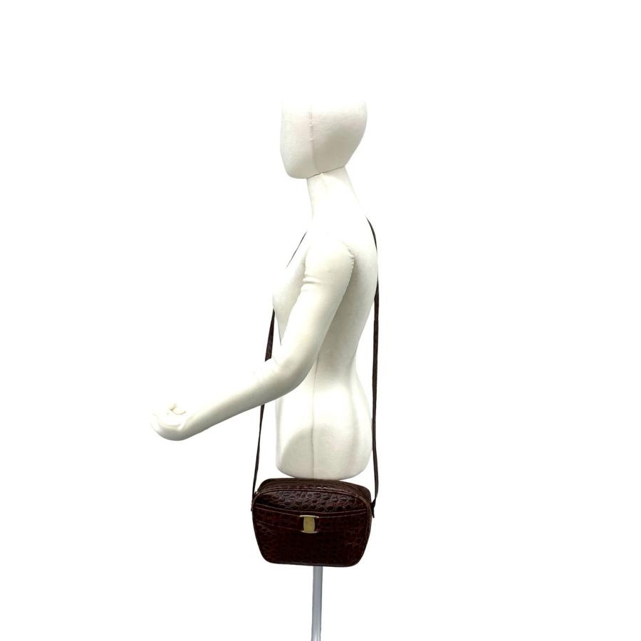 極 美品 Salvatore Ferragamo サルヴァトーレフェラガモ ヴァラ ロゴ