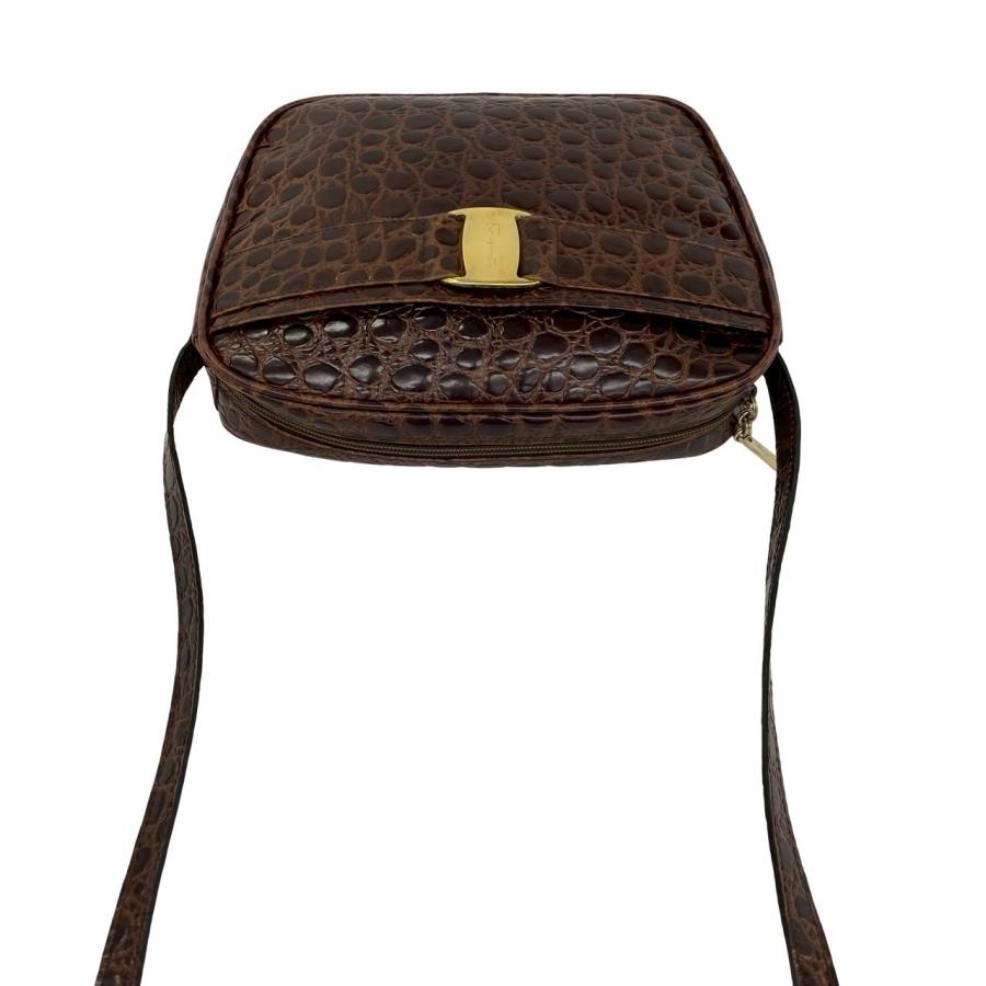 Salvatore Ferragamo ヴァラレザーショルダーバッグ　ブラウン 極 美品 Salvatore Ferragamo サルヴァトーレフェラガモ ヴァラ ロゴ