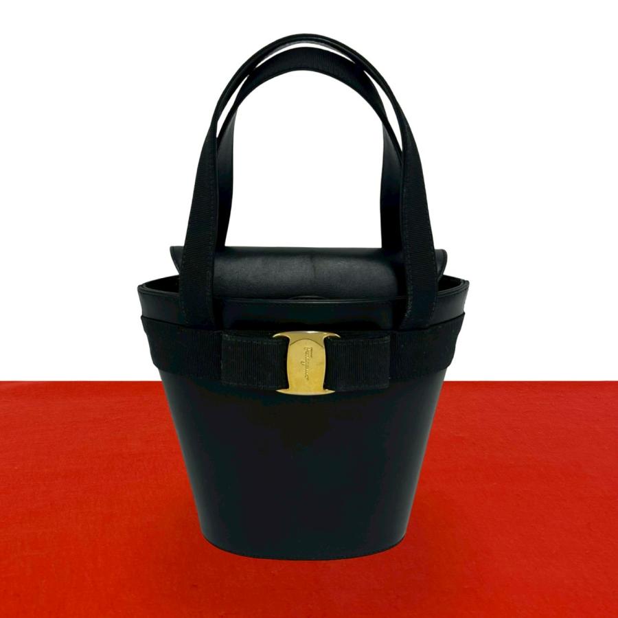 極 美品 Salvatore Ferragamo サルヴァトーレフェラガモ ヴァラリボン