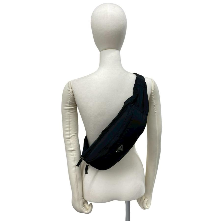 【大人気】PRADA プラダ ウエストポーチ バッグ 三角ロゴ ブラック PRADA（プラダ） 極 美品 希少品 三角ロゴ トライアングル 金具