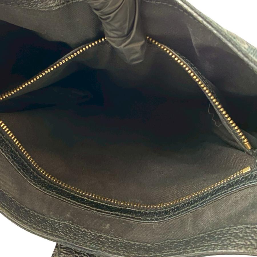 GUCCI（グッチ） ほぼ未使用 ジャッキー ロゴ 金具 GG 柄 レザー