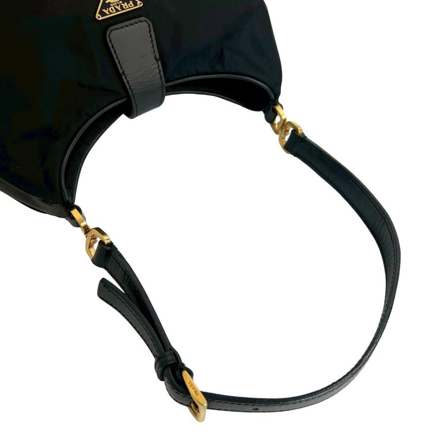 PRADA（プラダ） 極 美品 三角ロゴ 金具 レザー 本革 ナイロン