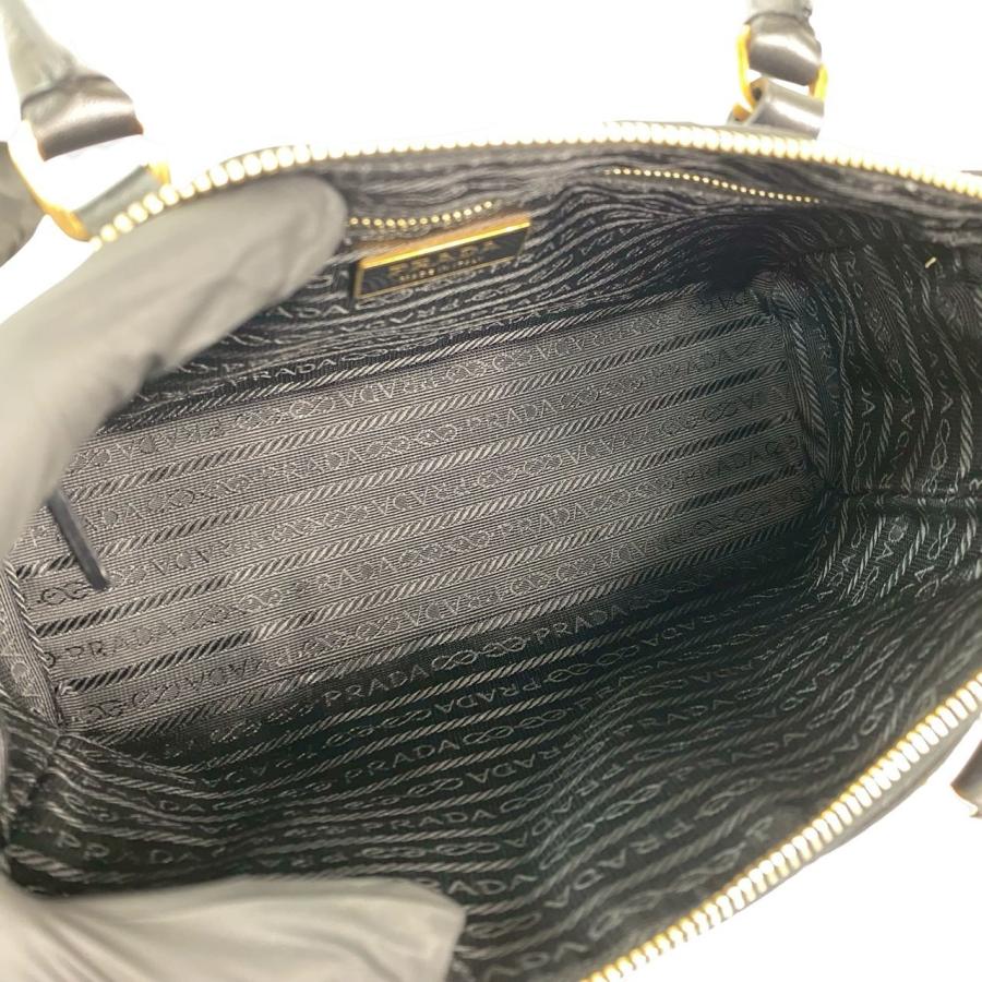 PRADA（プラダ） 極 美品 鍵付き 三角ロゴ プレート 金具 ナイロン