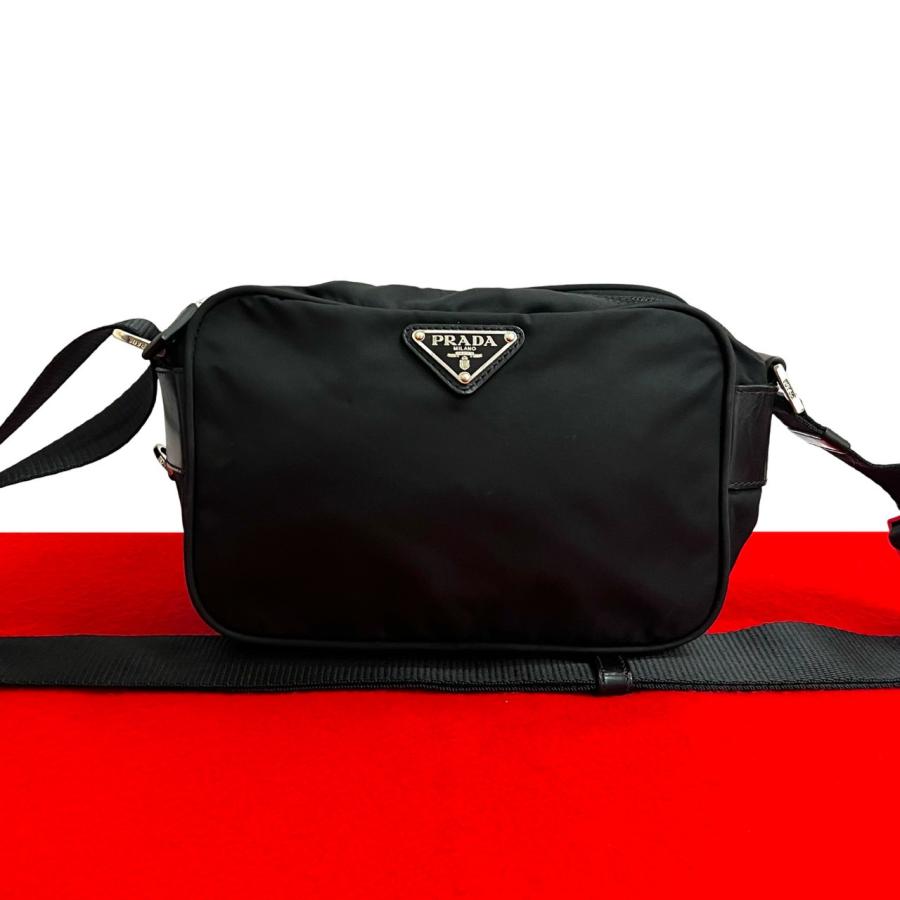 PRADA（プラダ） 極 美品 三角ロゴ プレート 金具 テスート ナイロン 