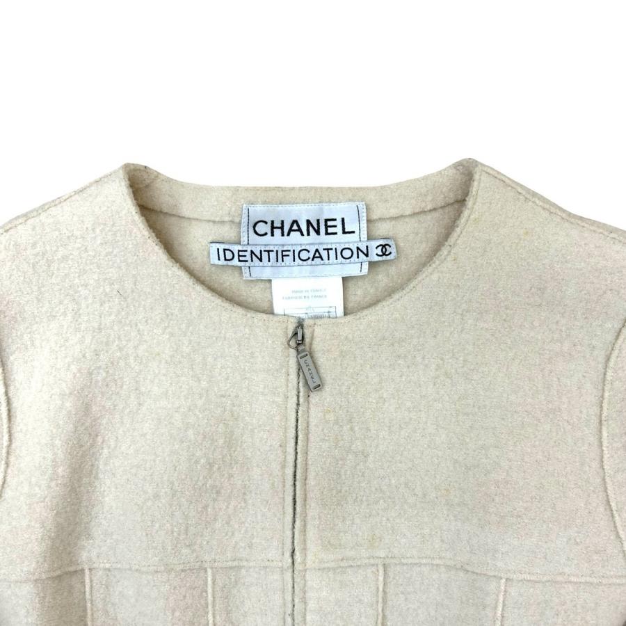 極 美品 希少品 09A CHANEL シャネル ウール ノーカラージャケット ブルゾン アウター サイズ40 アイボリー 1685dの画像
