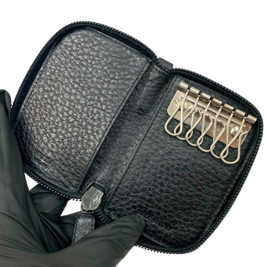 PRADA（プラダ） 極 美品 希少品 ロゴ 刻印 金具 レザー 本革