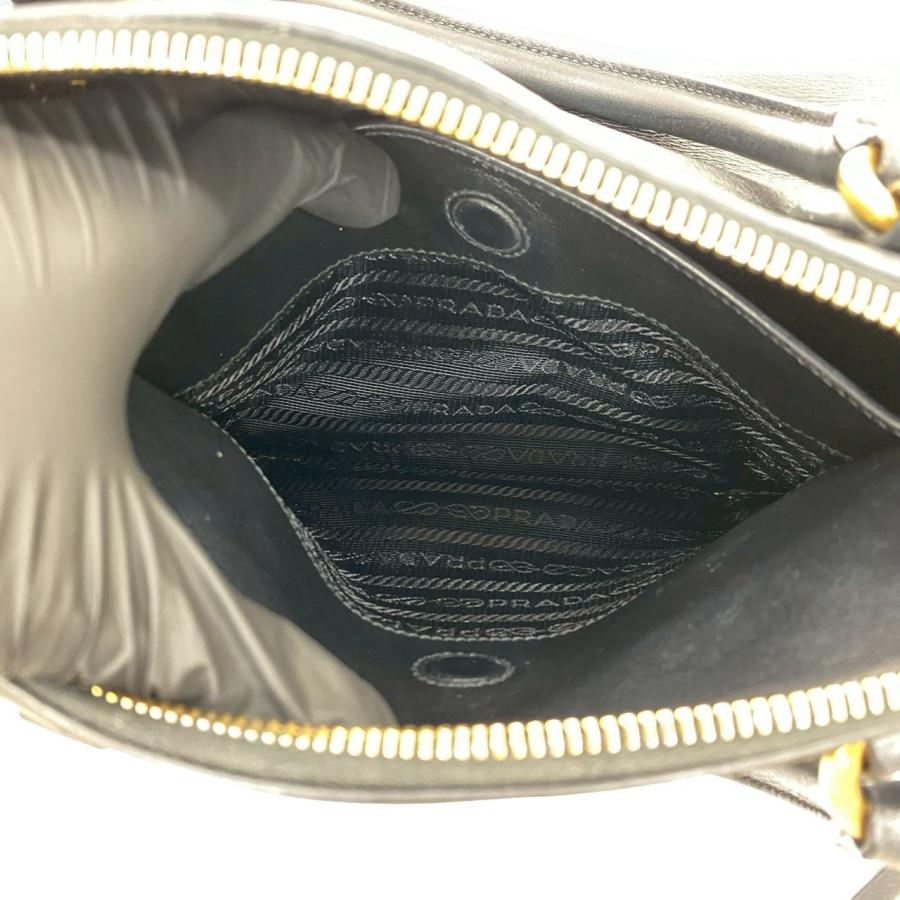 PRADA（プラダ） 極 美品 袋付 型押し 三角ロゴ 金具 レザー 本革 2way