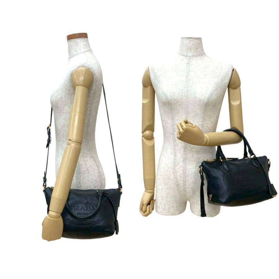 PRADA（プラダ） 極 美品 袋付 型押し 三角ロゴ 金具 レザー 本革 2way