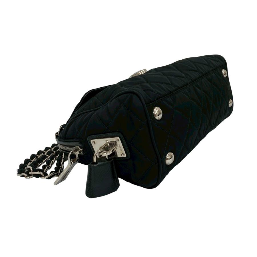 PRADA（プラダ） ほぼ未使用 ロゴ 金具 キルティング ナイロン