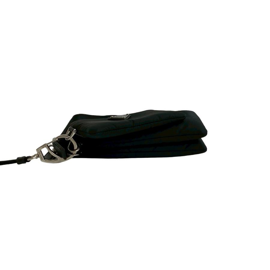PRADA（プラダ） ほぼ未使用 Re-Nylon リナイロン 三角ロゴ 金具