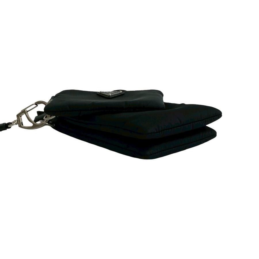 PRADA（プラダ） ほぼ未使用 Re-Nylon リナイロン 三角ロゴ 金具