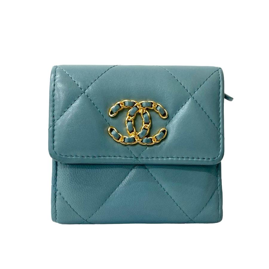 ほぼ未使用 保存箱付 カード シール有 29番台 CHANEL シャネル シャネル19 ラムスキン 二つ折り 財布 ミニ ウォレット ブルー 37277 CHANEL（シャネル） ほぼ未使用 保存箱付 カード シール有 29番台