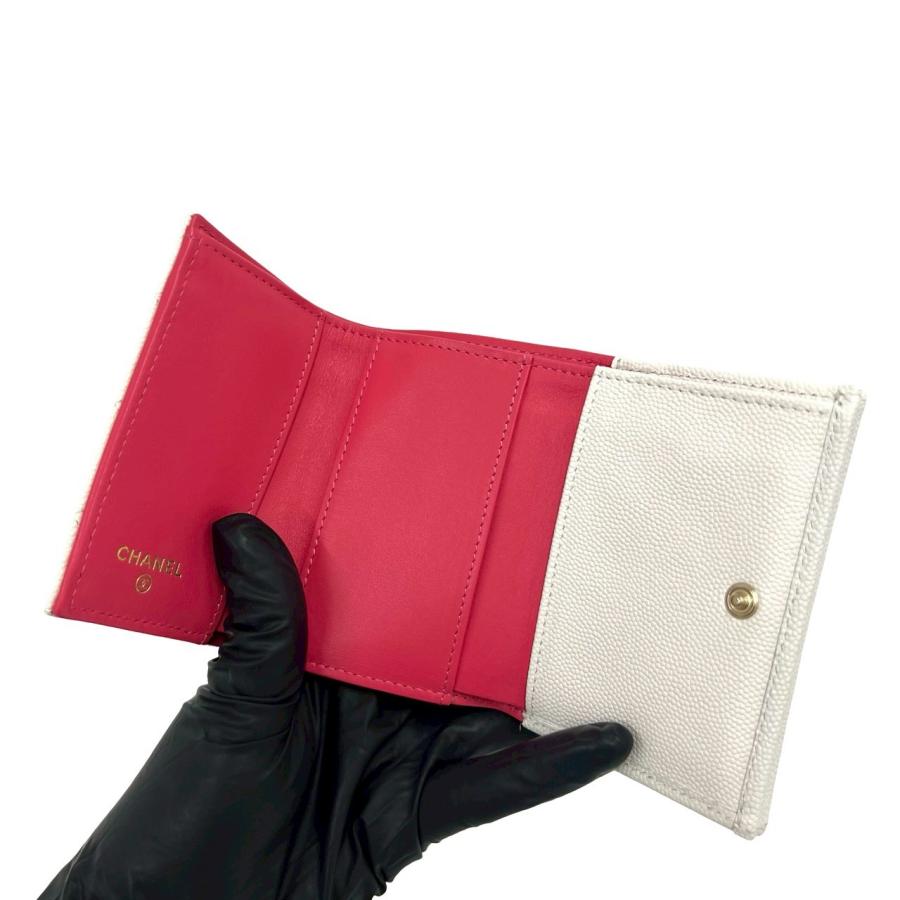 【ネット決済】CHANEL キャビアスキン 極美品 財布 CHANEL（シャネル） 極 美品 箱 袋付き シール有 マトラッセ ココ