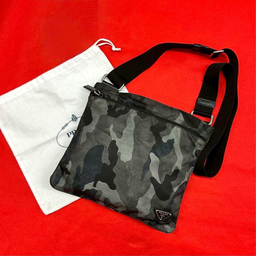 PRADA（プラダ） 極 美品 三角ロゴ 金具 カモフラージュ 柄 ナイロン 