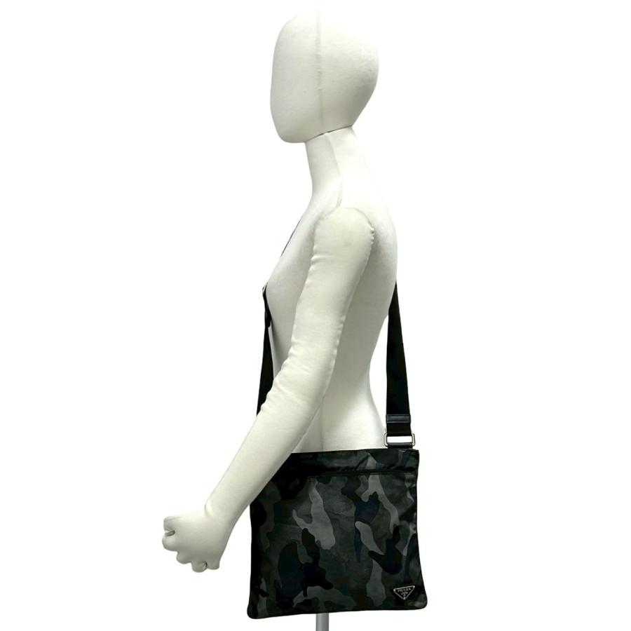 PRADA（プラダ） 極 美品 三角ロゴ 金具 カモフラージュ 柄 ナイロン