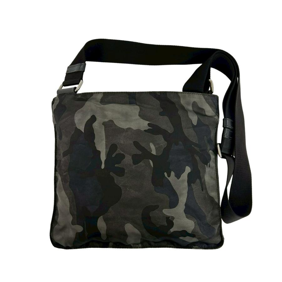 PRADA（プラダ） 極 美品 三角ロゴ 金具 カモフラージュ 柄 ナイロン