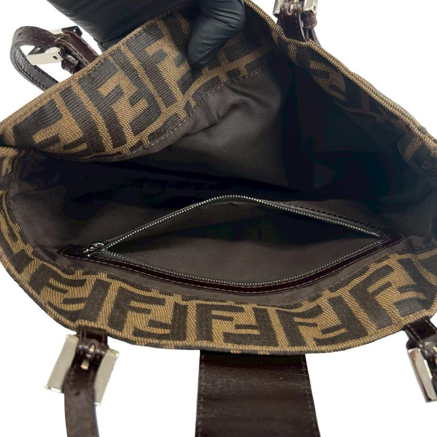 FENDI（フェンディ） 極 美品 袋付き ズッカ FF 柄 ロゴ 金具