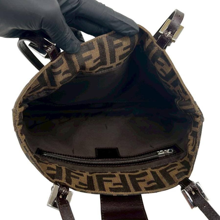 FENDI（フェンディ） 極 美品 袋付き ズッカ FF 柄 ロゴ 金具