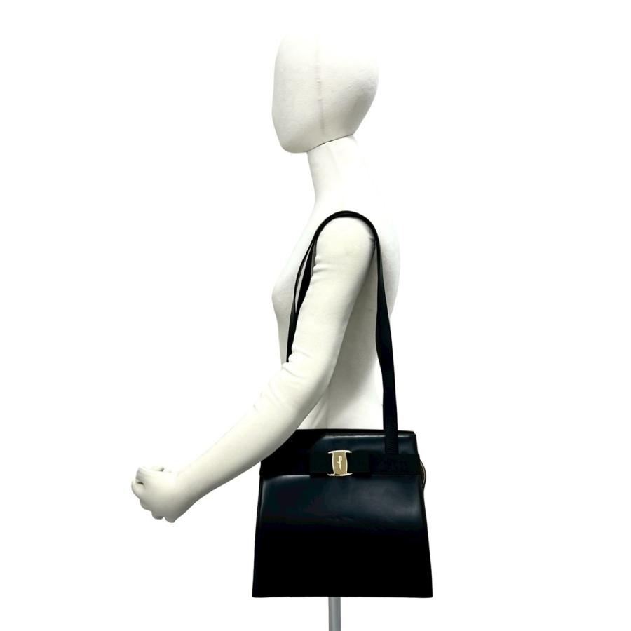 極 美品 Salvatore Ferragamo サルヴァトーレフェラガモ ヴァラリボン