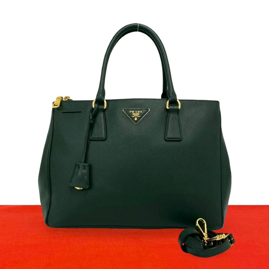 PRADA（プラダ） 極 美品 三角 ロゴ プレート 金具 レザー 本革 2way 