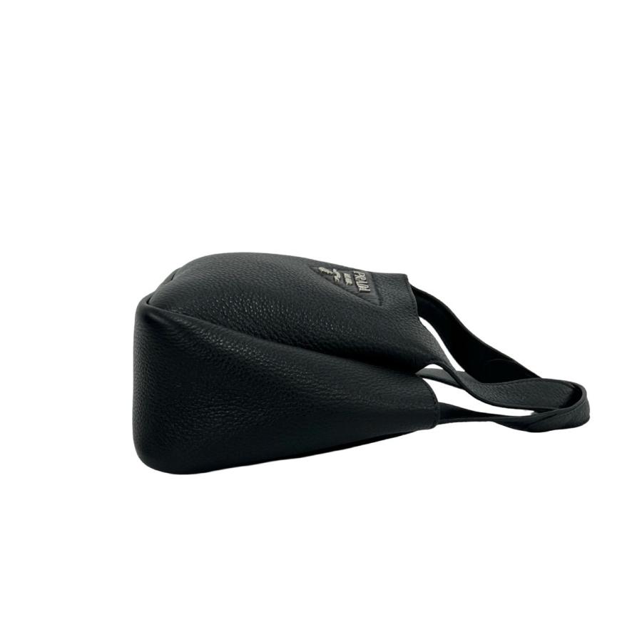 PRADA（プラダ） 極 美品 袋付き ヴィッテロダイノ 三角ロゴ 金具