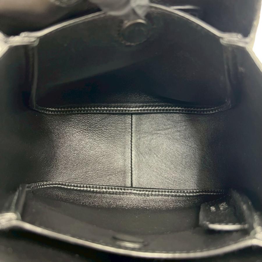 PRADA（プラダ） 極 美品 袋付き ヴィッテロダイノ 三角ロゴ 金具