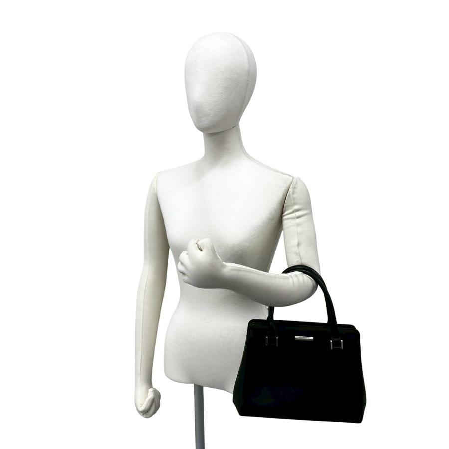 BURBERRY（バーバリー） 極 美品 ロゴ 金具 ノバチェック 柄 レザー 本