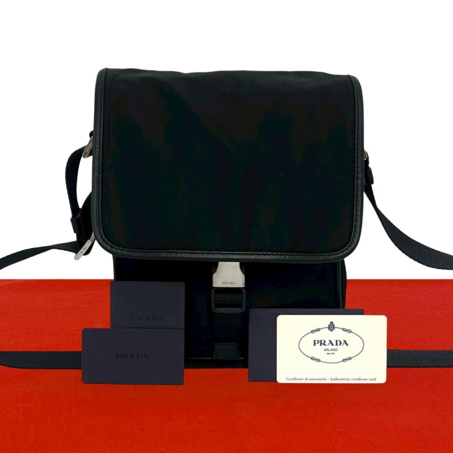 美品》PRADA（プラダ）ナイロン ショルダーバッグ（斜めがけ使用可 